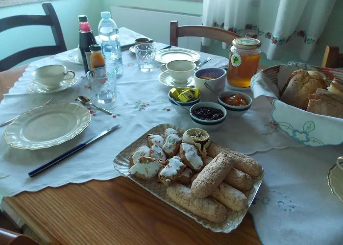 Pibitzoi Oda ve Kahvaltı 3*